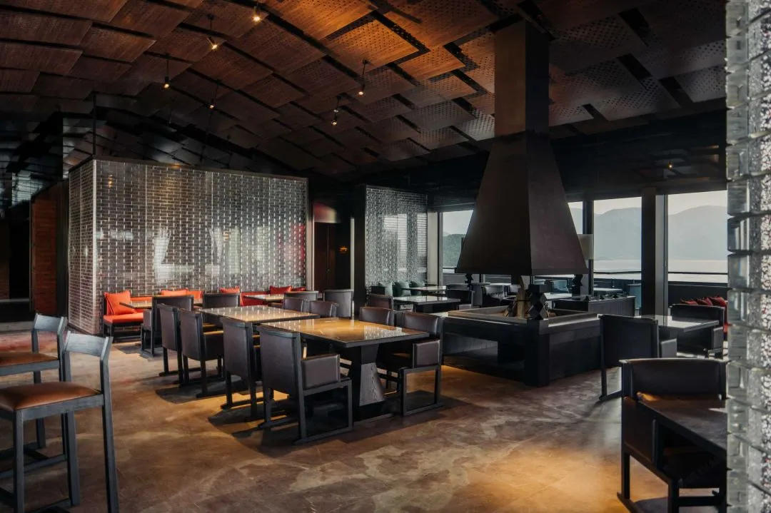 展成案例|泸沽湖隐奢逸境酒店 A Member of Design Hotels by Marriott - ZENCO展成家俱