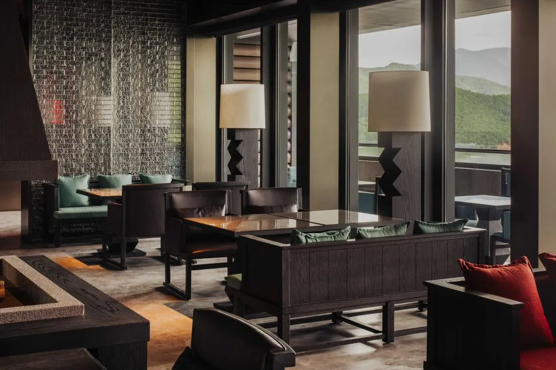 展成案例|泸沽湖隐奢逸境酒店 A Member of Design Hotels by Marriott - ZENCO展成家俱
