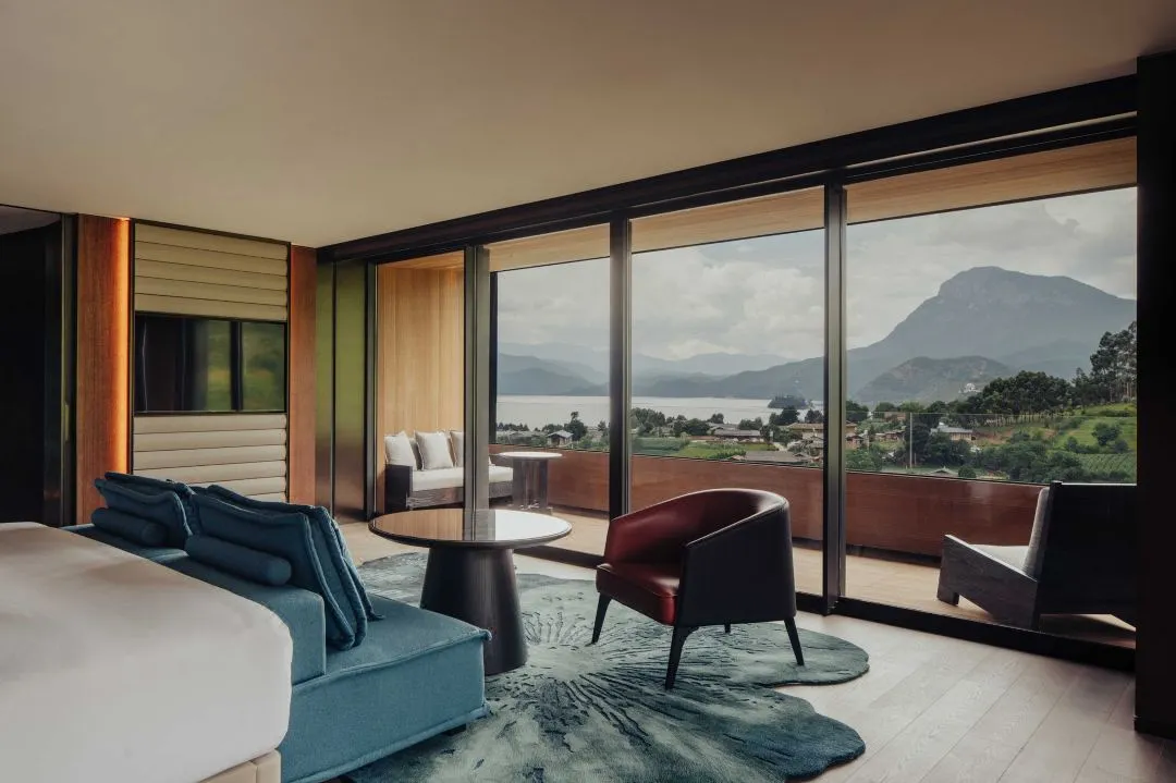 展成案例|泸沽湖隐奢逸境酒店 A Member of Design Hotels by Marriott - ZENCO展成家俱