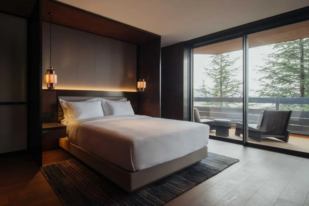 展成案例|泸沽湖隐奢逸境酒店 A Member of Design Hotels by Marriott - ZENCO展成家俱